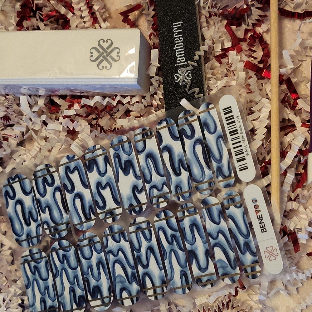 Jamberry Nail Wraps NWOT- Main Event